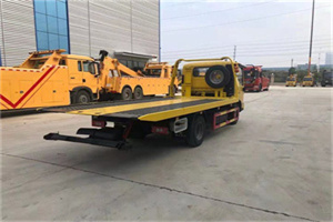 保靖非事故拖车